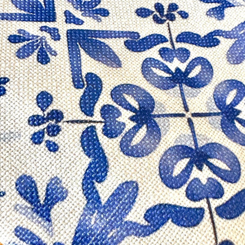 Blue & White Floral Cosmetics Bag Zipper Travel Pouch - Picture 7 of 7